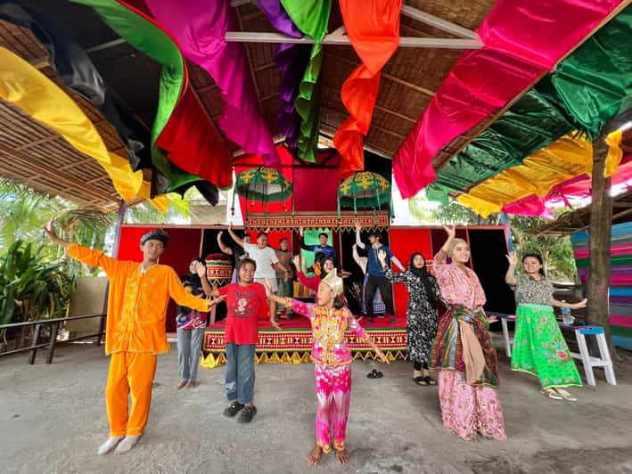 Private Tour Kampung Gypsy Kota Kinabalu Sabah Water Village - Traditional Activities