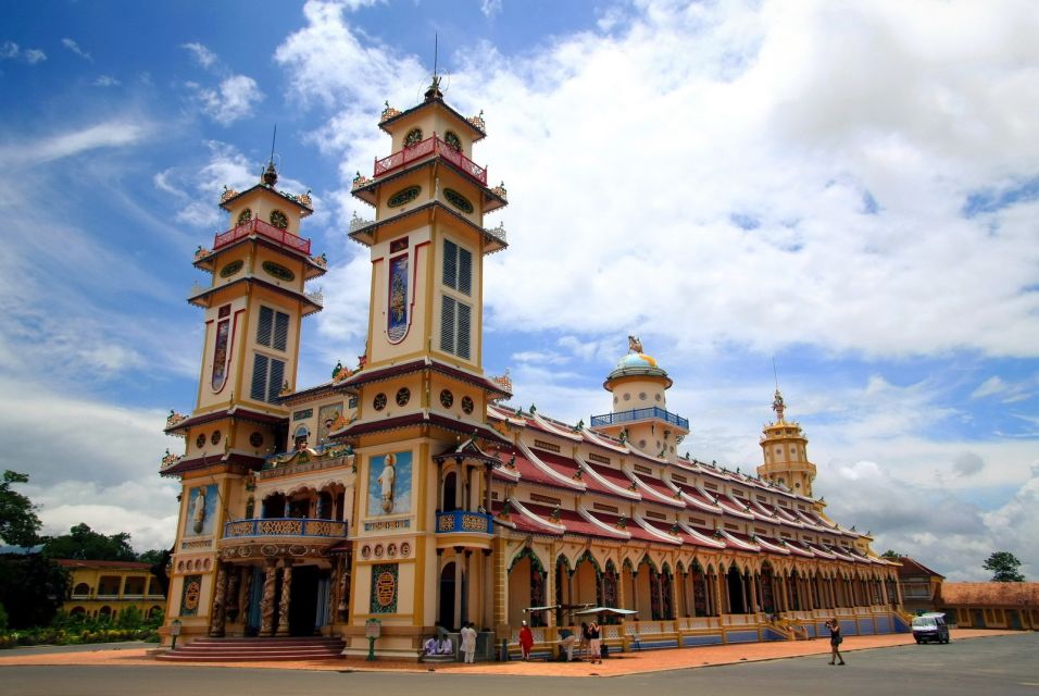 Private Tour to Cao Dai Temple and Cu Chi Tunnels - Itinerary Highlights