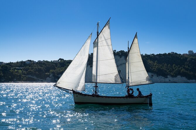 Private Traditional Sailboat Tour With Lunch in Numana - Onboard Experience