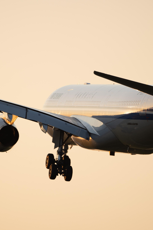 Private Transfer: Laguardia Airport to Manhattan Up to 5pax - Booking and Reservation