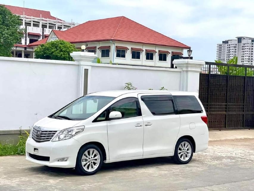 Private Transfer Siem Reap to Poipet Thailand Border - Vehicle Comfort and Options