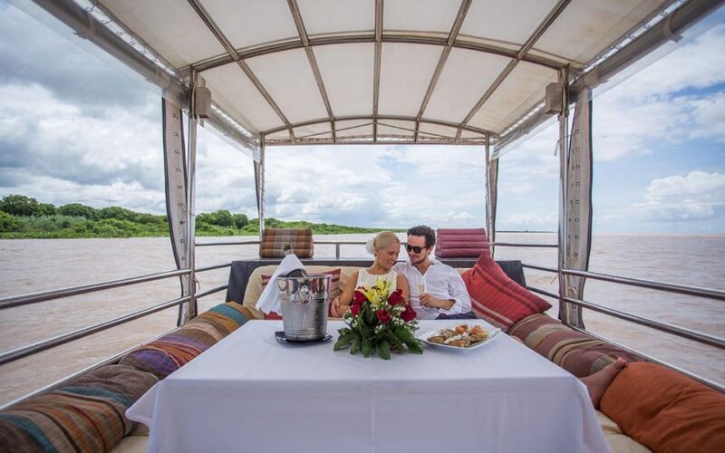 Private Yacht Visit Floating Village Chong Kneas - Exploring Tonle Sap Lake