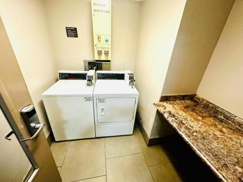Radiant Inn and Suites - Hotel Overview and Location
