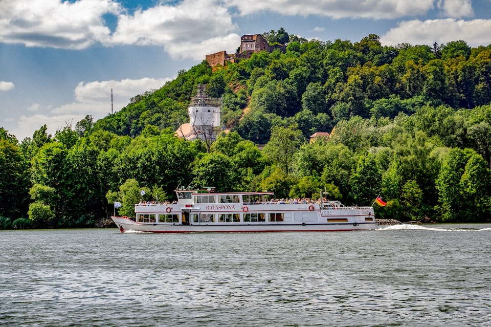 Regensburg: Sightseeing Boat Tour to Walhalla - Detailed Itinerary