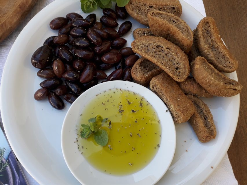 Rethymno: Olive Oil Tasting With Cretan Food Pairing - Olive Oil Tasting