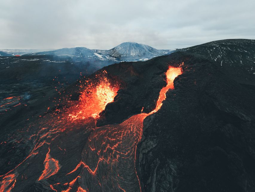 Reykjavík: Volcano Eruption Site and Reykjanes Hiking Tour - Itinerary and Key Stops