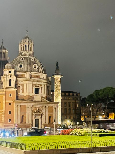 Rome: Nighttime Tour Outside the Colosseum With Local Guide - Itinerary Highlights