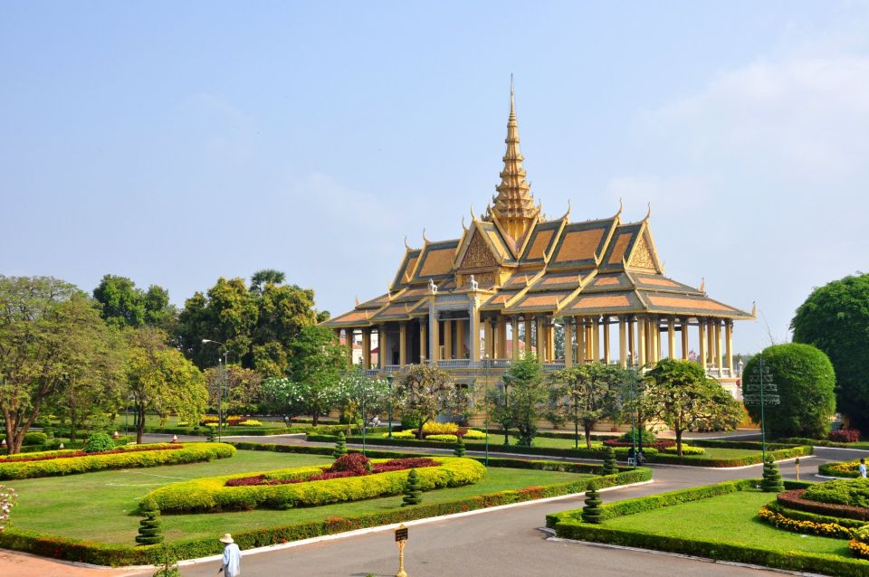 Royal Palace, National Museum & Wat Phnom With Private Tour - Itinerary Highlights