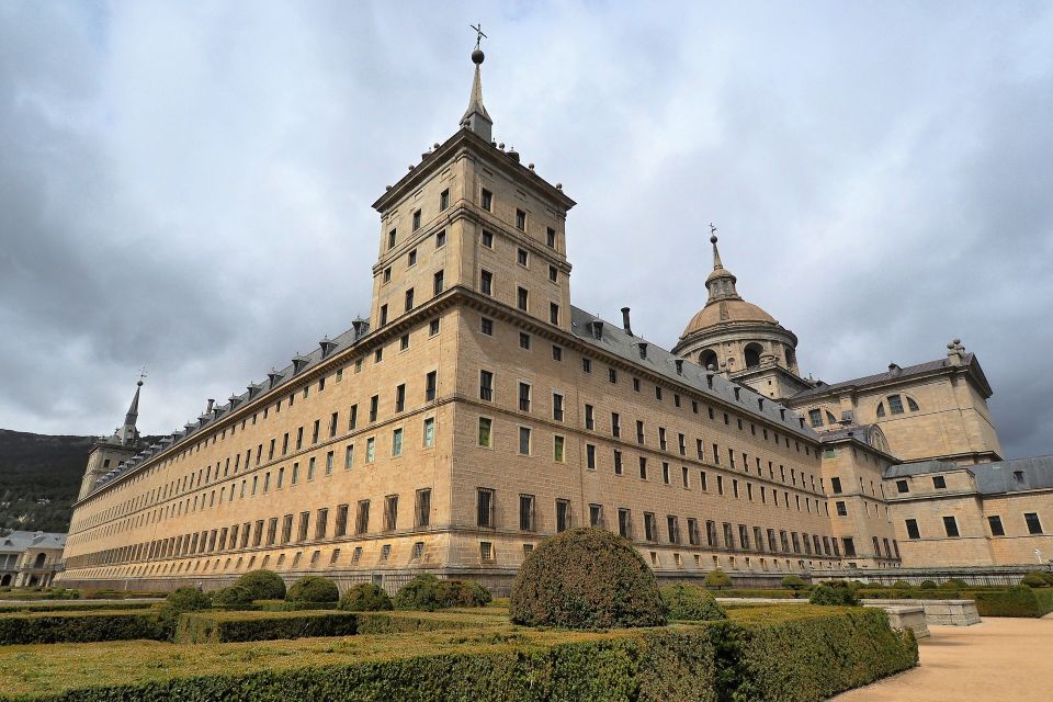 San Lorenzo De El Escorial: Monastery and Site Guided Tour - Tour Highlights