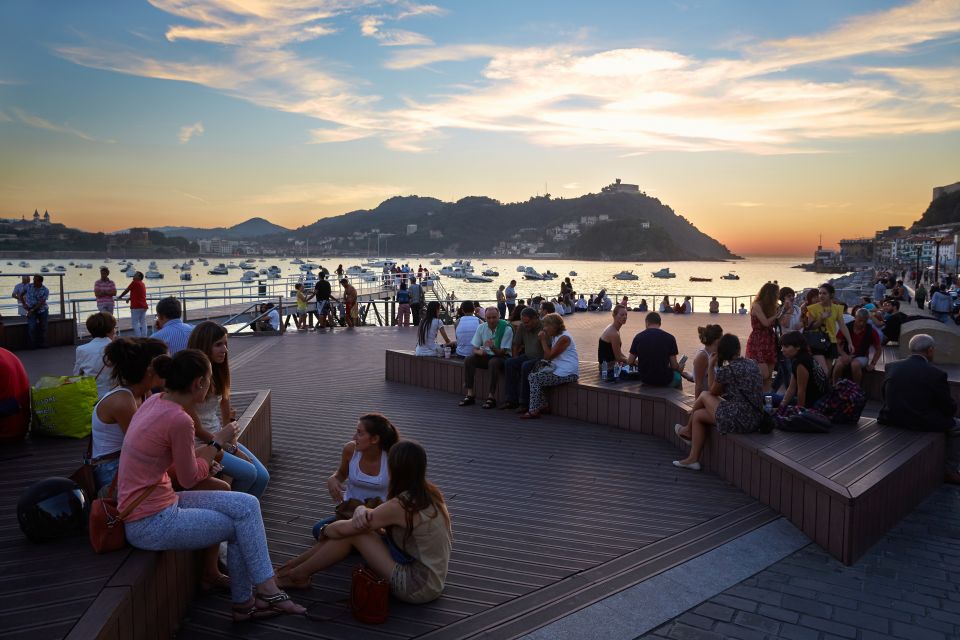 San Sebastian: Guided Walking Tour With Pintxo and Drink - Experience Highlights