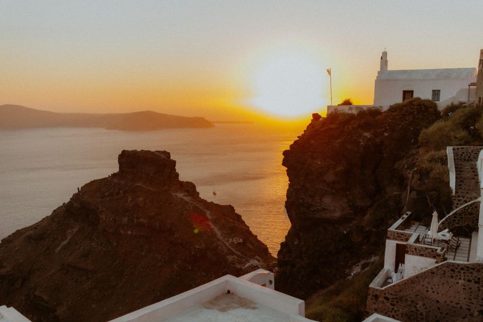 Santorini Photo Shoot and Tour at Unique Spots With a Local - Detailed Itinerary