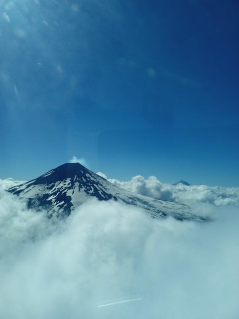 Scenic Flight Over Villarrica Volcano - Experience the Villarrica Volcano