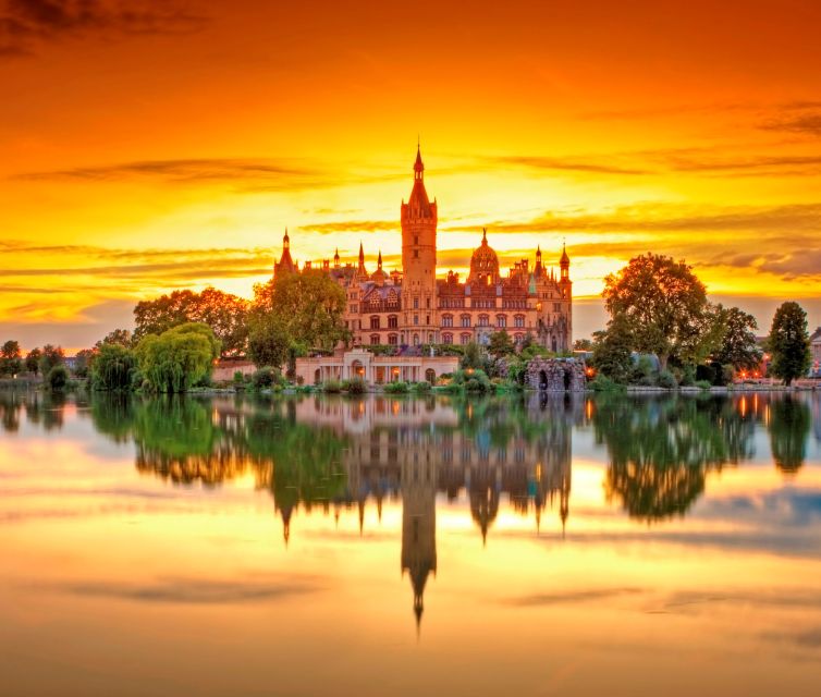 Schwerin: City Highlights Guided Tour - Experience Highlights