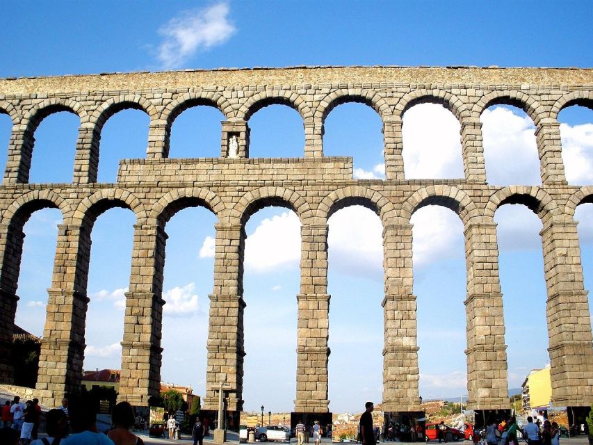 Segovia - Old Town Tour Including Castle Visit - Highlights and Attractions