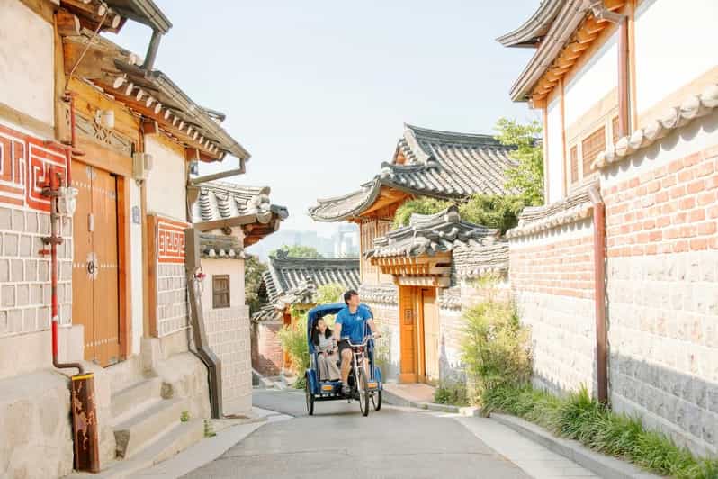 Seoul: Bukchon Hanok Village Pedicab Tour - Itinerary Highlights