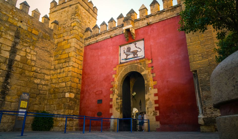 Seville: Royal Alcázar Guided Tour With Fast Entry Ticket - Experience Highlights