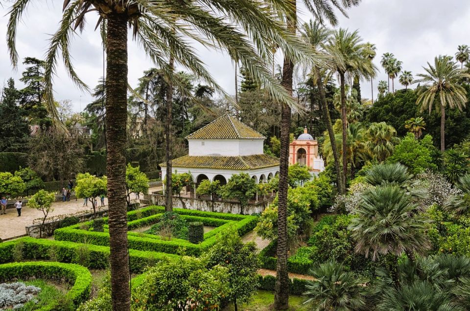 Seville: Small Group Guided Alcázar Tour With Entry Ticket - Tour Details