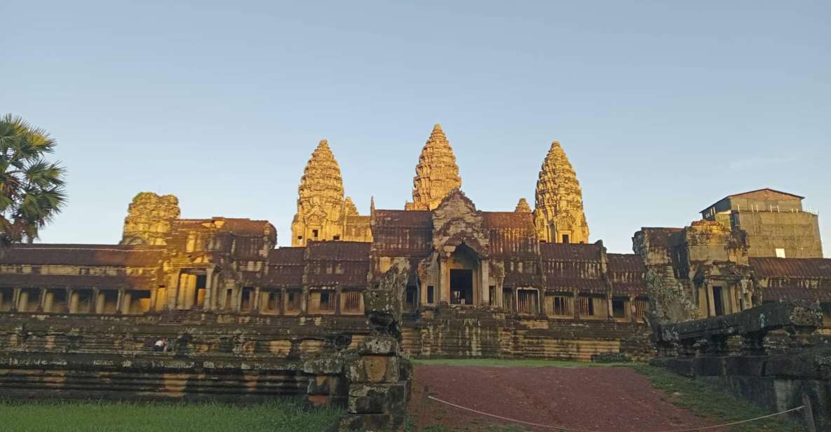 Siem Reap: Angkor Wat Sunrise Bike Tour With Breakfast - Itinerary Highlights