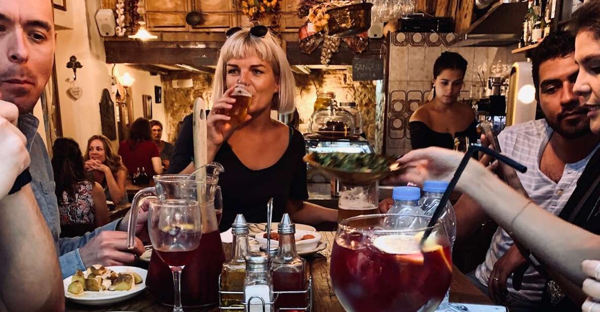 Sightseeing Barcelona by Bike, Photo-shooting & Tapas - Itinerary Highlights