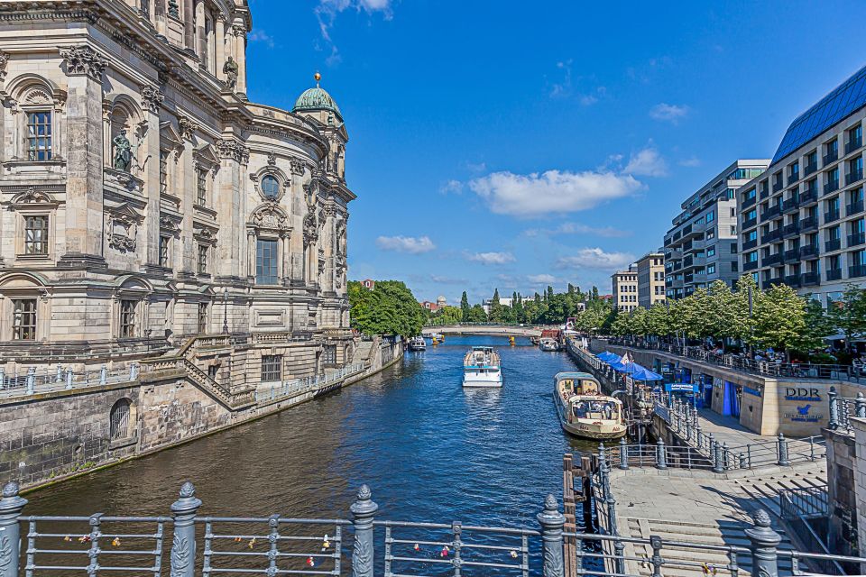 Skip-the-line Boat Cruise and Berlin's Old Town Guided Tour - Tour Highlights