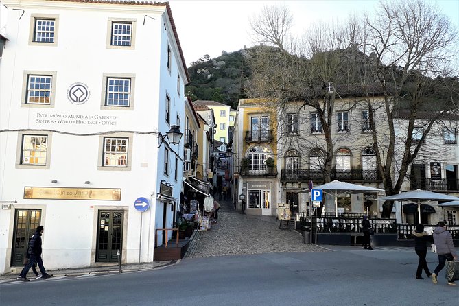 Small Group Tour Through the Romantic Sintra & Amazing Cabo Da Roca & Cascais - Meeting and Pickup