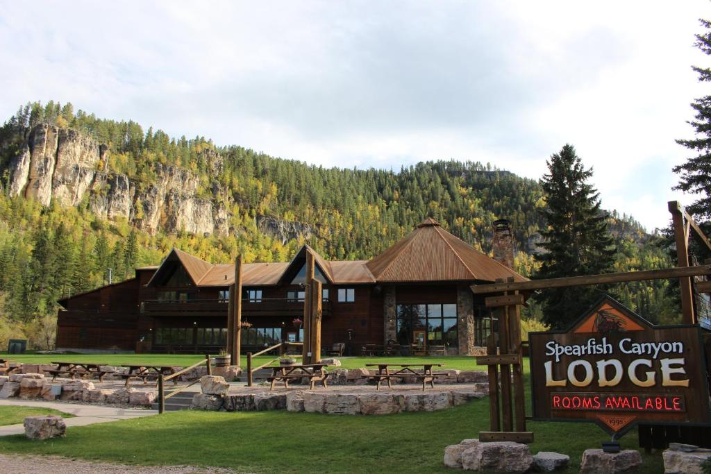 Spearfish Canyon Lodge Review