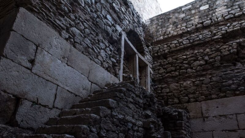 Split: Game of Thrones Tour With Diocletians Palace Cellar - Exploring Diocletians Palace Cellars