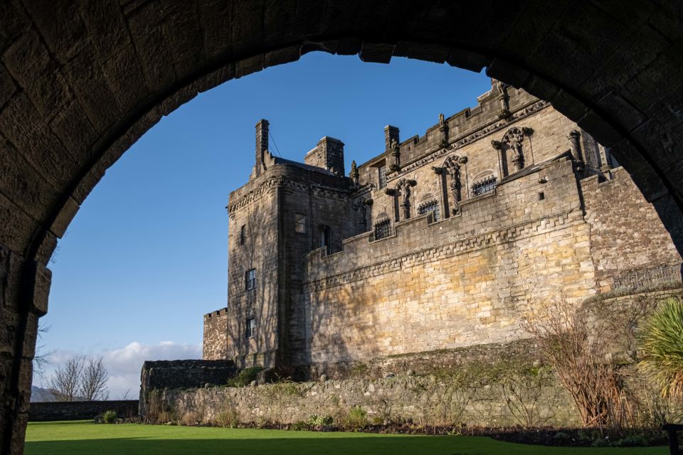 Stirling Castle: Skip-the-Line Guided Tour in Spanish - Pricing and Cancellation Policy