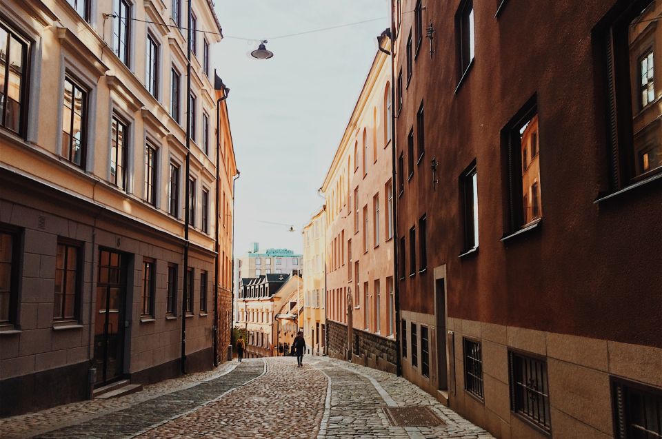 Stockholm: Express Walk With a Local in 60 Minutes - Experience Highlights