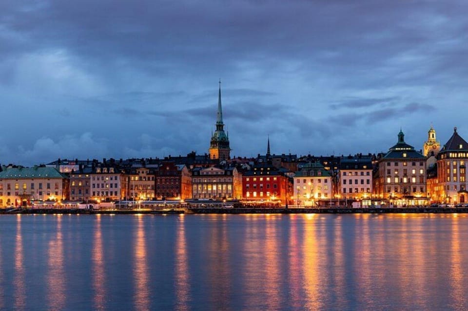 Stockholm: Must-See Attractions Walking Tour With a Guide - Starting Point and Itinerary