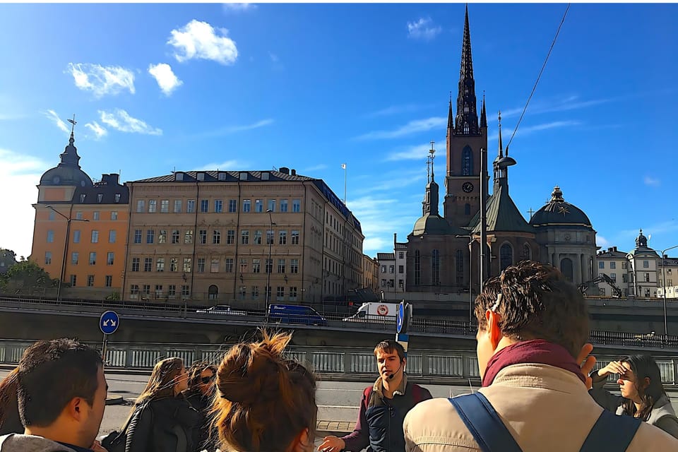 Stockholm: Old Town Walking Tour - Experience the Atmosphere