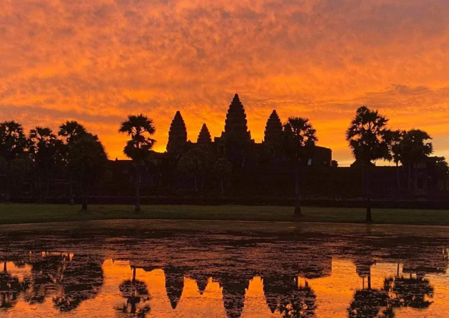 Sunrise at Angkor Wat and Small Tour With Tours Guide - Early Morning Schedule