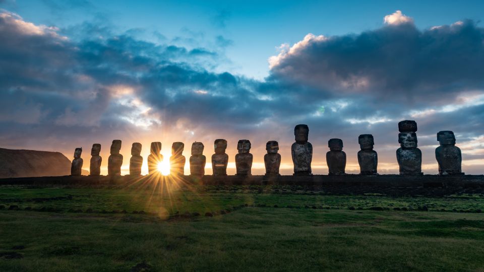 Sunrise Tongariki: Sunrise at Tongariki Park Private Tour - Experience Highlights