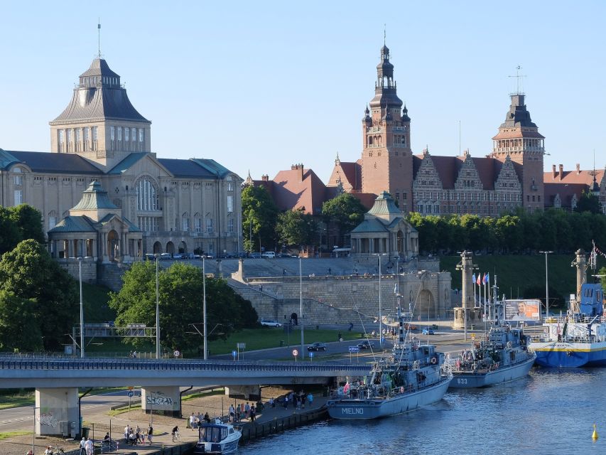 Szczecin: Old Town Highlights Private Walking Tour - Key Attractions Explored