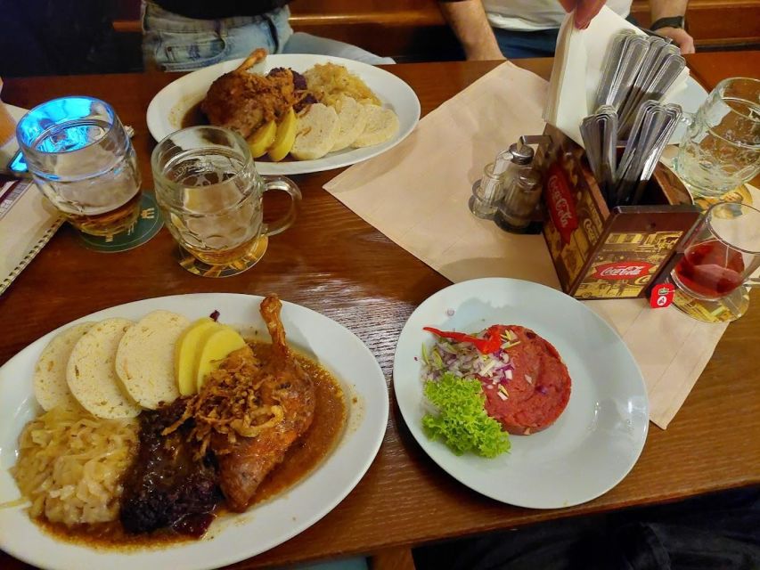 Taste of Prague: 10 Beers and Traditional Czech Dinner - Experience Highlights