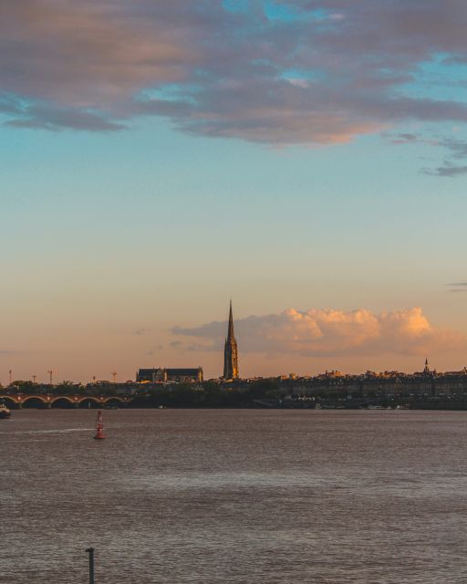 The Essential in Bordeaux, Private Tour With a Local - Itinerary and Highlights