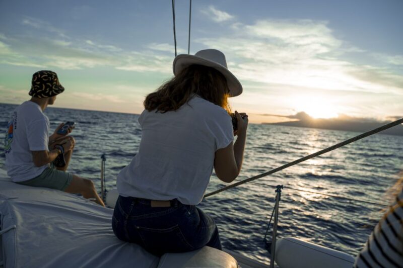 The Giants: Sailing Excursion With Swimming, Drink & Tapas - Itinerary and Highlights