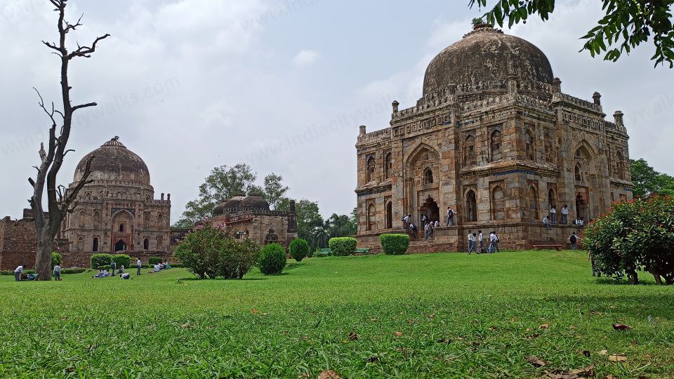 The Legacy of Sayyids & Lodhis: Lodhi Gardens - Key Monuments and Structures