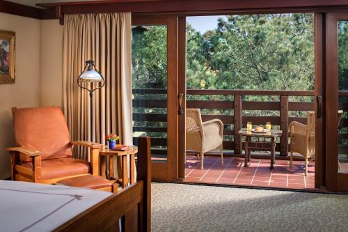 The Lodge at Torrey Pines - Accommodations and Amenities