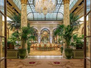 The Plaza - Accommodations and Amenities