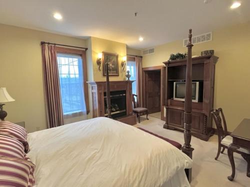The Port Hotel - Amenities and Facilities