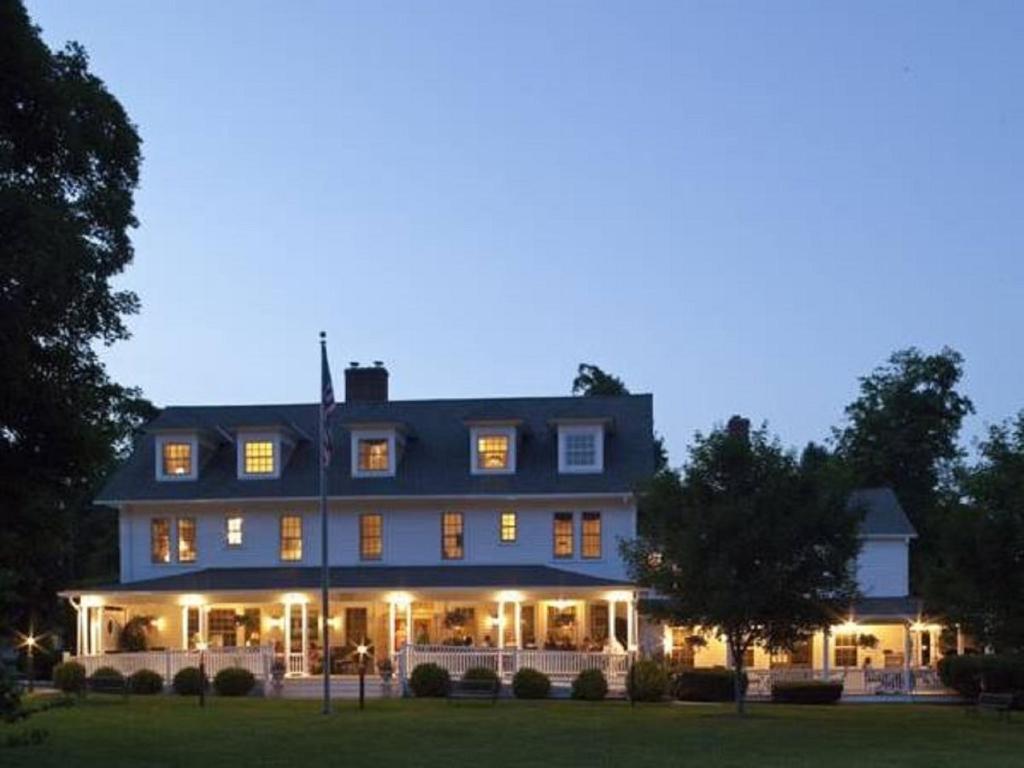 The White Hart Review