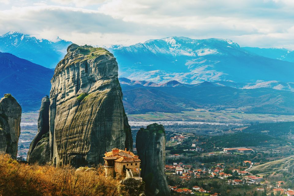 Thessaloniki: Full-Day Bus Trip to Meteora - Itinerary Details