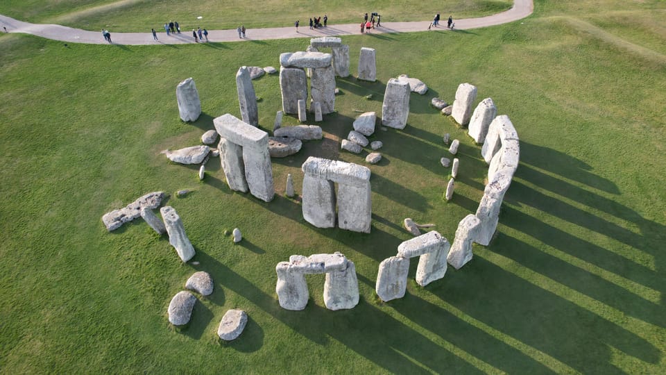 To/ From Southampton Cruise Port to Gatwick via Stonehenge - Pickup and Driver Details