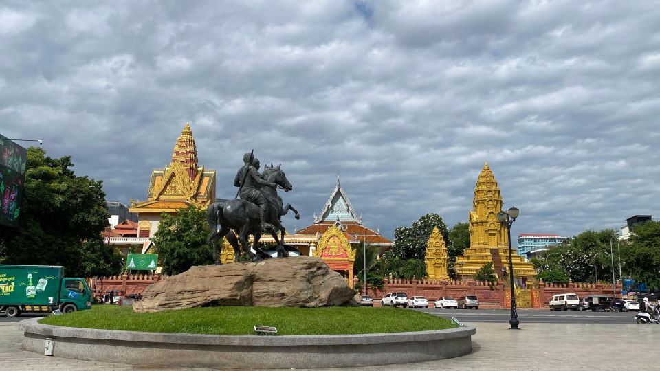 Top-10 Attractions in Phnom Penh|Discover a Vibrant Capital - Royal Palace