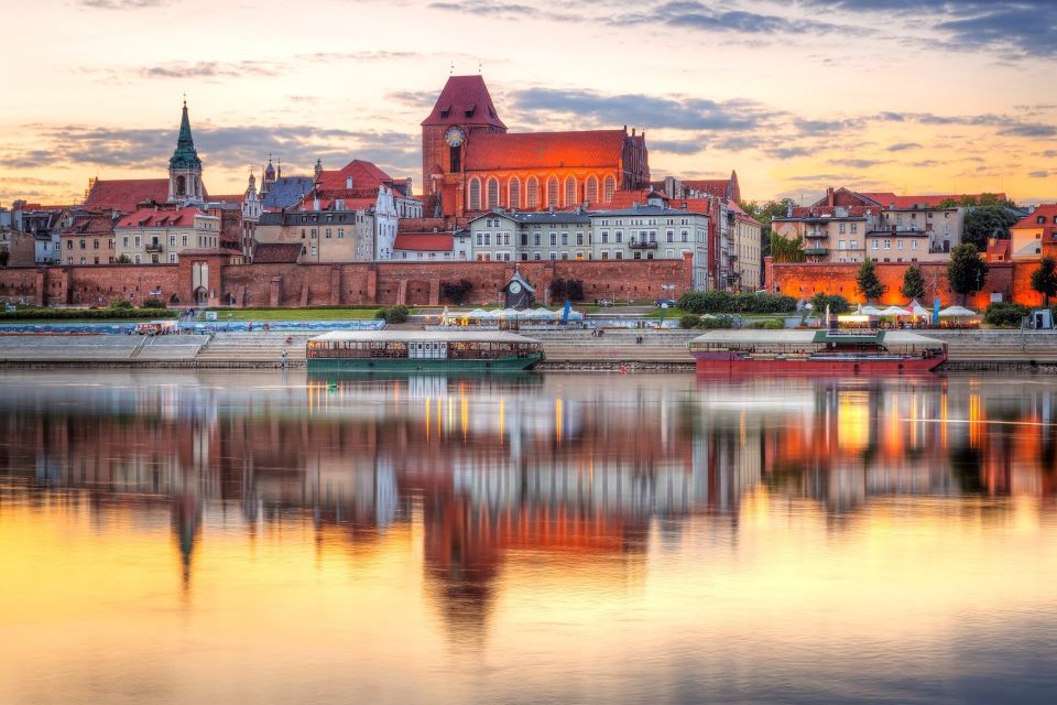 Torun: Family-Friendly Historical Walking Tour - Family Activities and Challenges