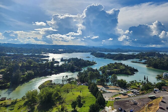 Tour to Guatapé Piedra Del Peñol, With a Cruise Boat Tour - Meeting and Pickup