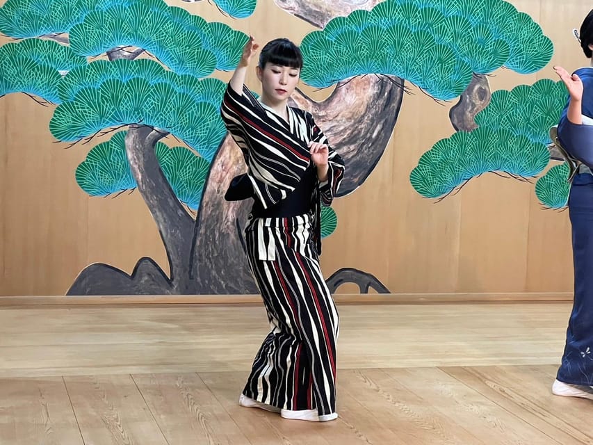 Traditional Japanese Dance Lesson Buyo for Men and Women! - Understanding Kabuki Buyo