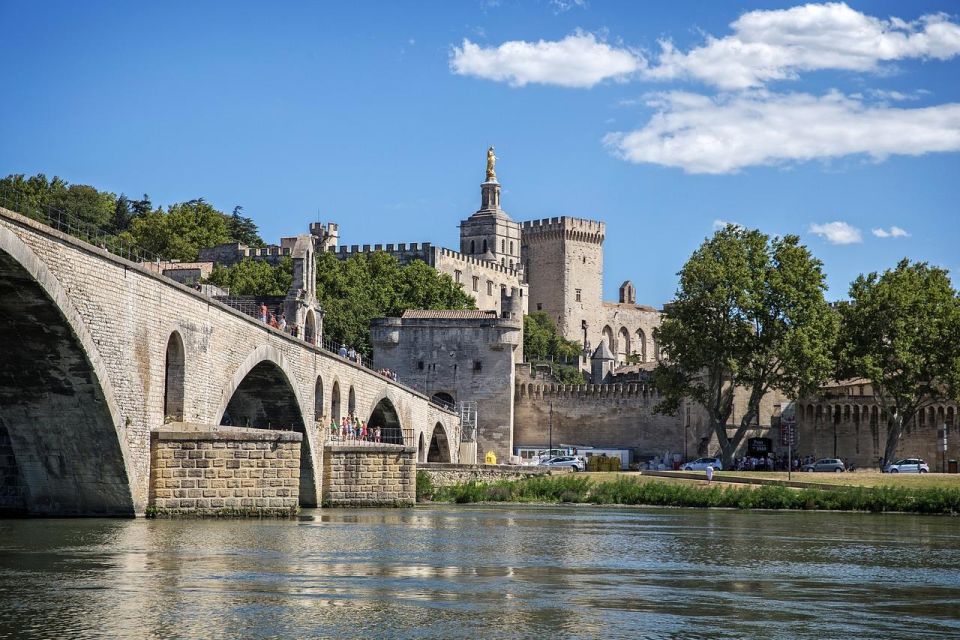 TRANSFER MARSEILLE/AIX TO AVIGNON - Transportation Features