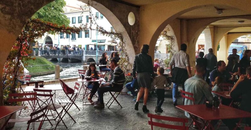 Treviso: Walk With Aperitif & Mini Italian Class - Experience Highlights